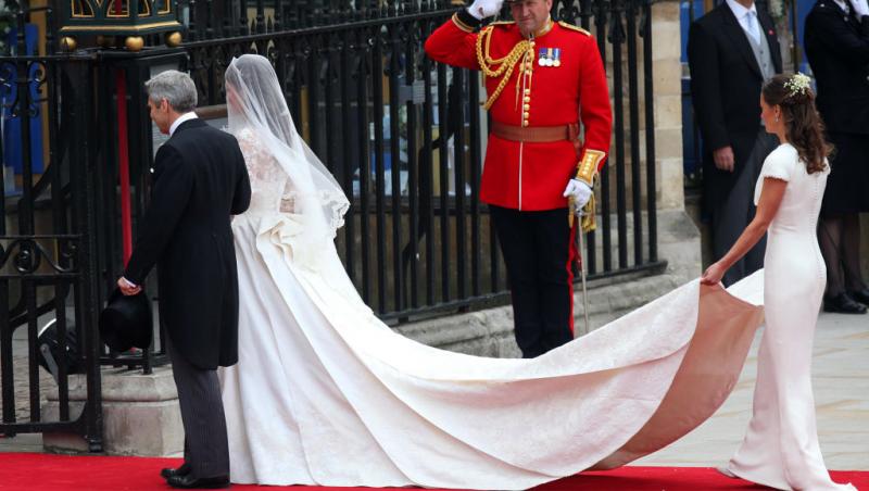 Pippa Middleton a fost domnișoara de onoare a surorii sale, Kate Middleton în 2011, iar atunci felul în care s-a îmbrăcat a stârnit controverse.