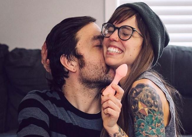 Cum &icirc;i mulțumește un bărbat soției sale după ce i-a adus pe lume 3 copii. Scrisoare lui este virală