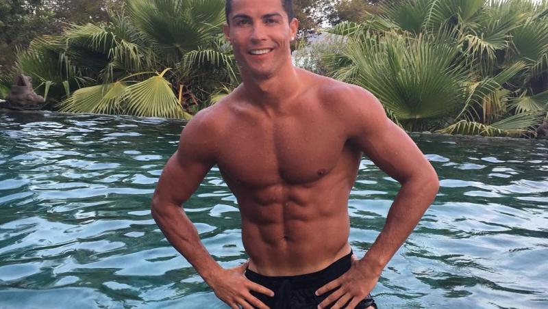 Cristiano Ronaldo are o iubită superbă, pe Georgina Rodriguez, și este tatăl a 4 copii.