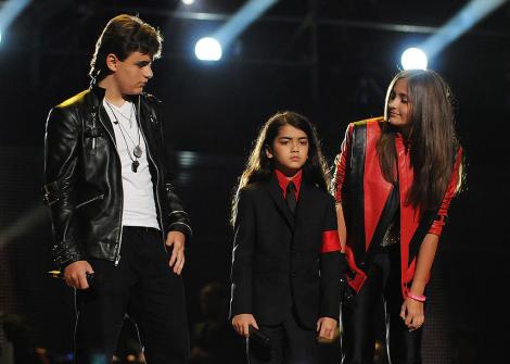 Cum arată și cât s-au transformat copiii lui Michael Jackson, la 11 ani de la moartea starului