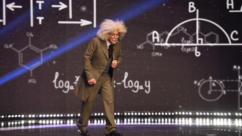 iUmor, 7 aprilie 2021. Albert Einstein, roast istoric pe scena comediei. Ce a spus despre Delia și Cheloo
