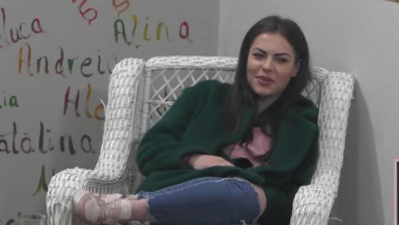 În cadrul emisiunii live de azi, Alina a vizionat un material în care era discutată de Adelina și Andreea