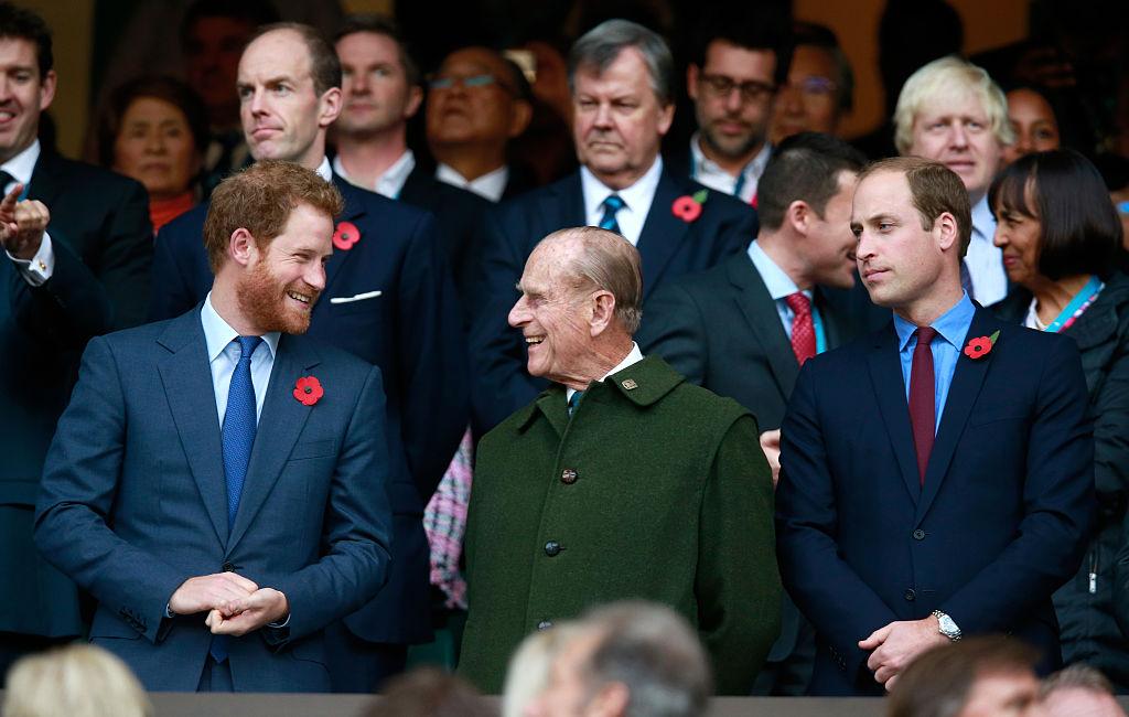 Prințul Philip, alături de nepoții lui, prinții William și Harry