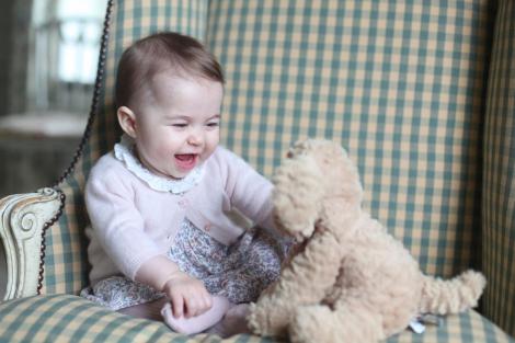 Seria de portrete inedite cu Prințesa Charlotte. Fiica ducilor de Cambridge împlinește 6 ani| GALERIE FOTO
