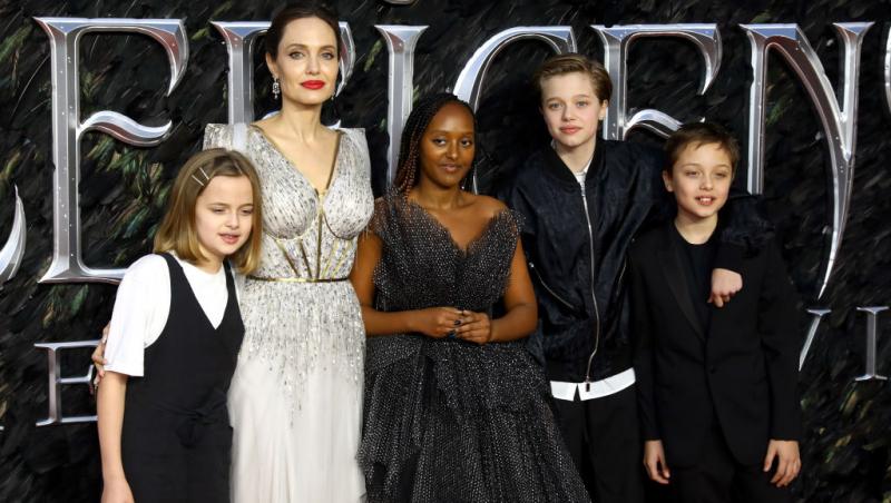 Angelina Jolie împreună cu patru dintre copiii săi la evenimentul de lansare a filmului Maleficent