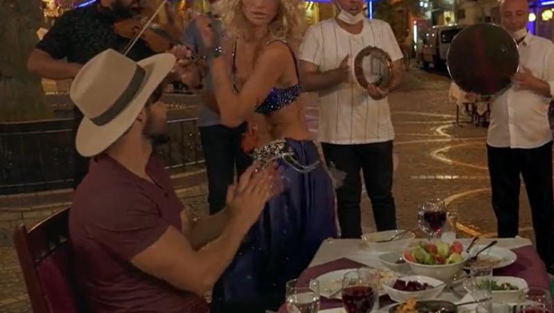 Andi Constantin a fost fascinat de o dansatoare din buric, în episodul 10 de la „Burlacul”