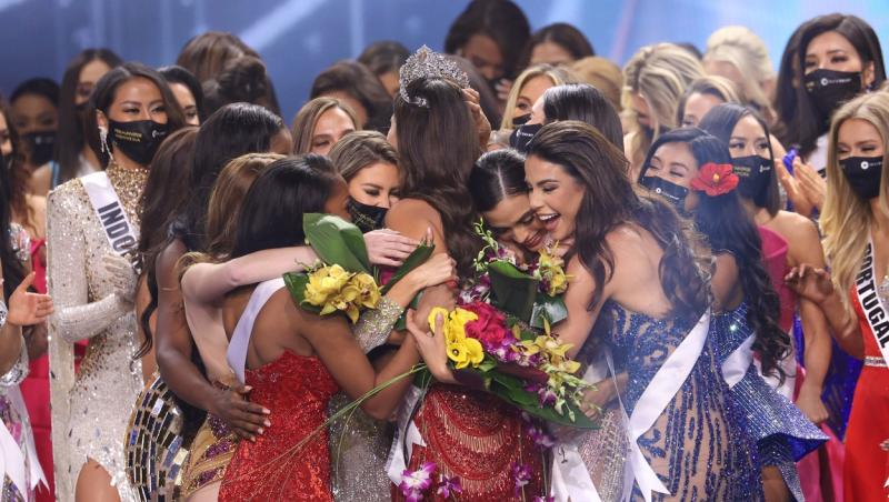 Anul acesta 74 de femei au concurat pentru titlul de Miss Univers 2021. Competiția s-a ținut la Seminole Hard Rock Hotel & Casino la Hollywood, în Florida.