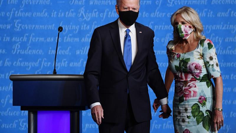 Joe Biden, președintele Statelor Unite ale Americii, a dat frâu liber sentimentelor sale pentru prima doamnă, Jill Biden, în fața camrelor.