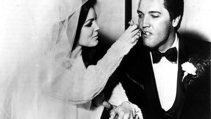 De asemenea, există speculații conform cărora văduva lui Elvis Presley a apelat și la un facelift.