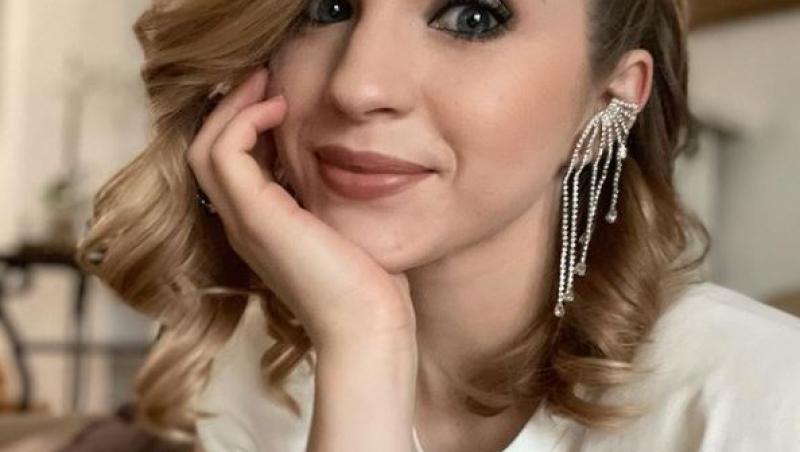 Frumoasa actriță din serialul “Adela”, Cristina Ciobănașu, a postat nouă fotografie pe contul său de Instagram și le-a atras atenția fanilor cu iluzia optică creată.