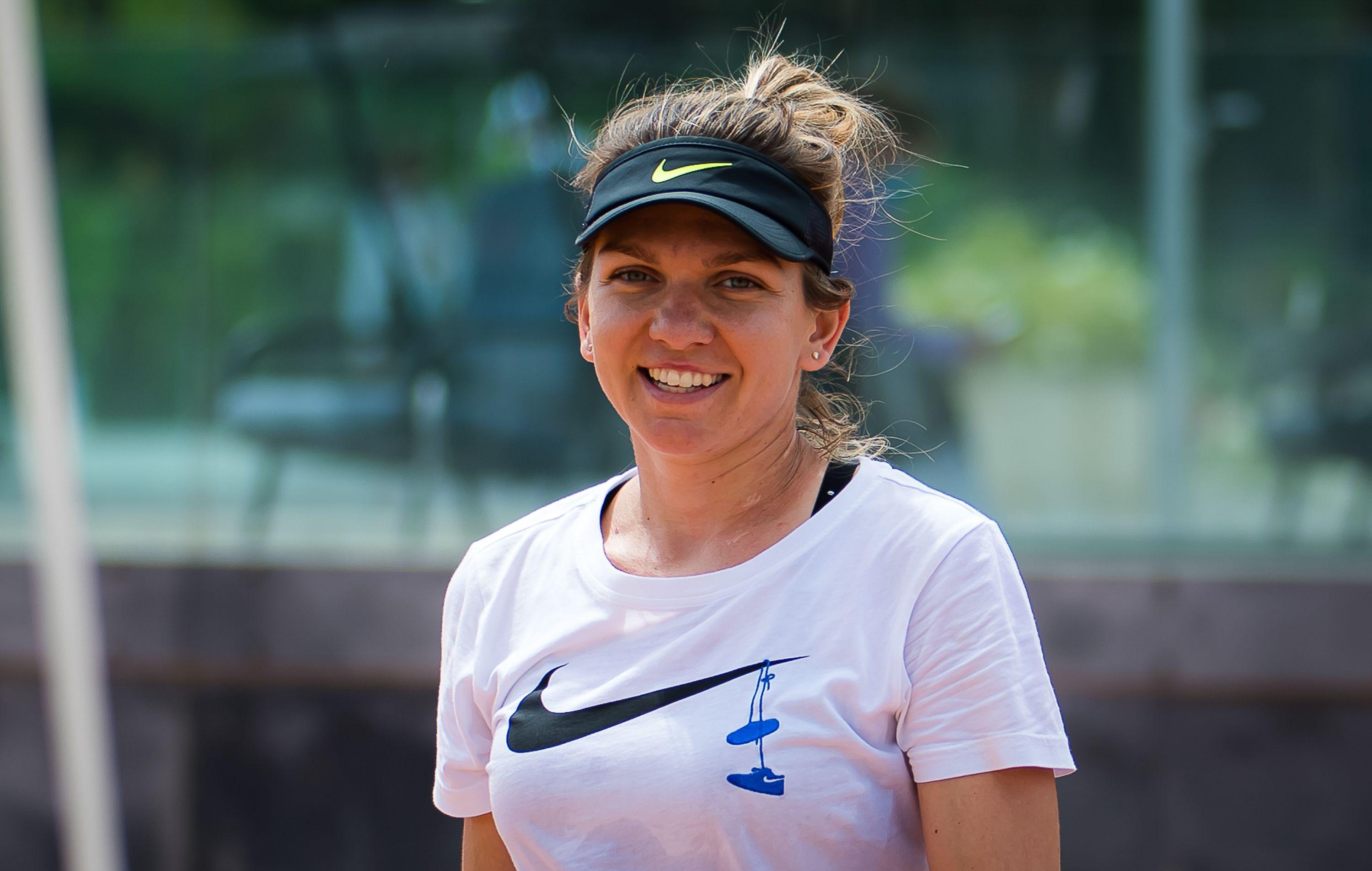 Simona Halep, zâmbitoare la finalul unui meci