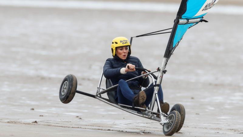 Kate Middleton, surprinsă în timp ce făcea iahting pe uscat