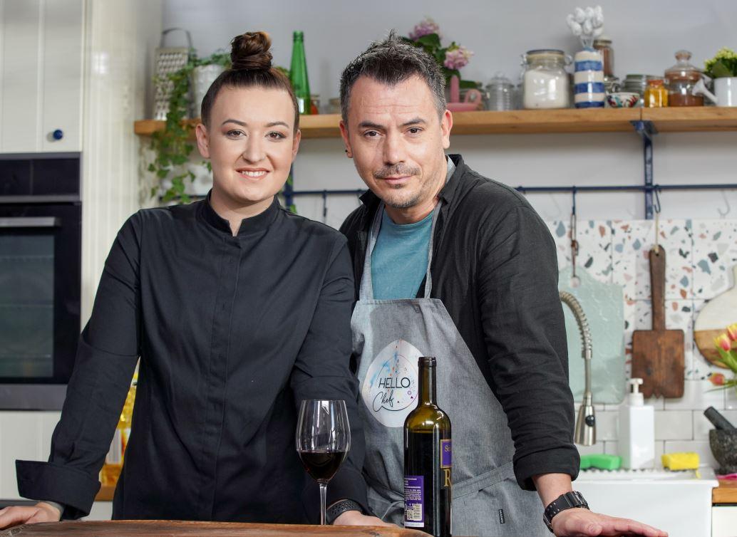 Răzvan Fodor și Chef Roxana Blenche, la masa de gătit
