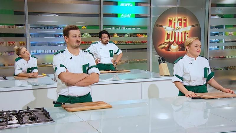 Concurenții din echipa verde au intrat la duel cu cei din echipa mov, la „Chefi la cuțite”