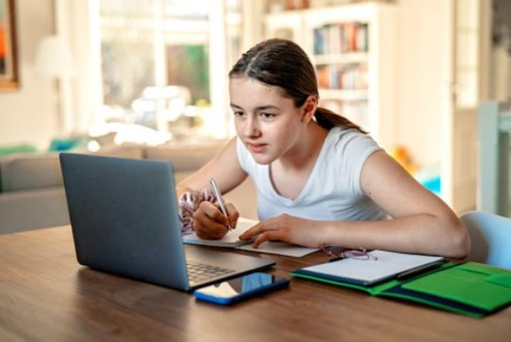 &bdquo;Aristotel&rdquo; e singurul concurs de cultură generală pentru elevi atrage sute de școli din Rom&acirc;nia și din afara țării