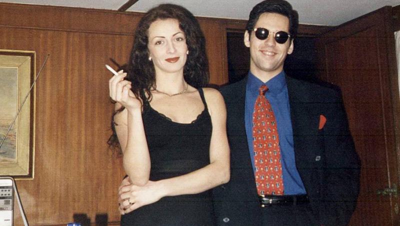 Ltefan Bănică, împreună cu Mihaela Rădulescu, îmbrăcați în negru