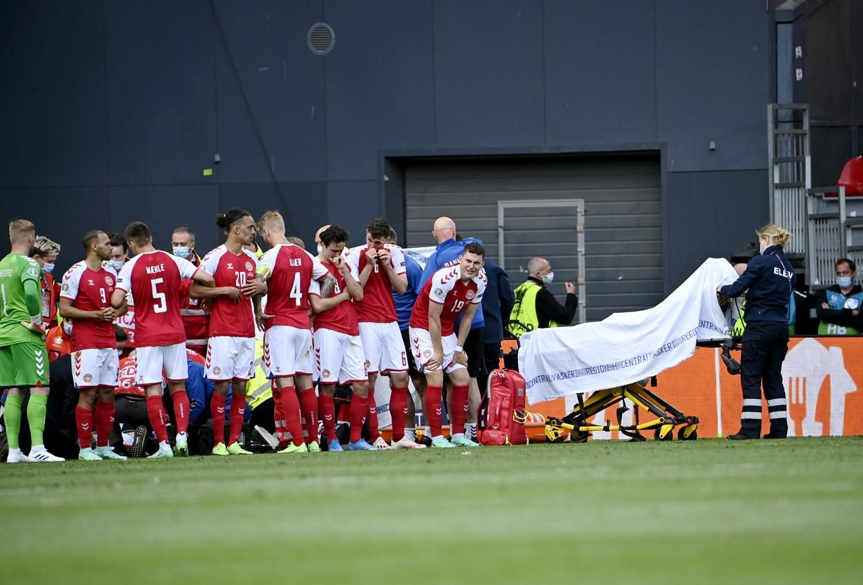 Christian Eriksen s-a prăbușit inconștient pe teren, la Euro 2020. Colegii și fanii au izbucnit în lacrimi