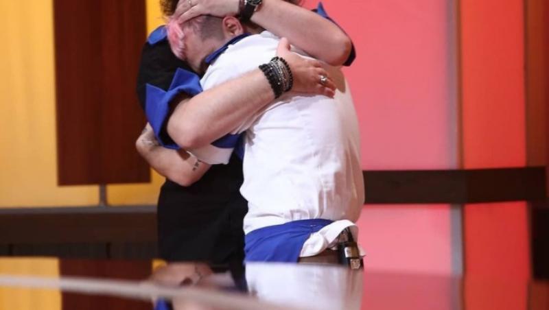 Florin Dumitrescu, felicitându-l pe Keed, pentru calificare aîn semifinala Chefi la cuțite 2021