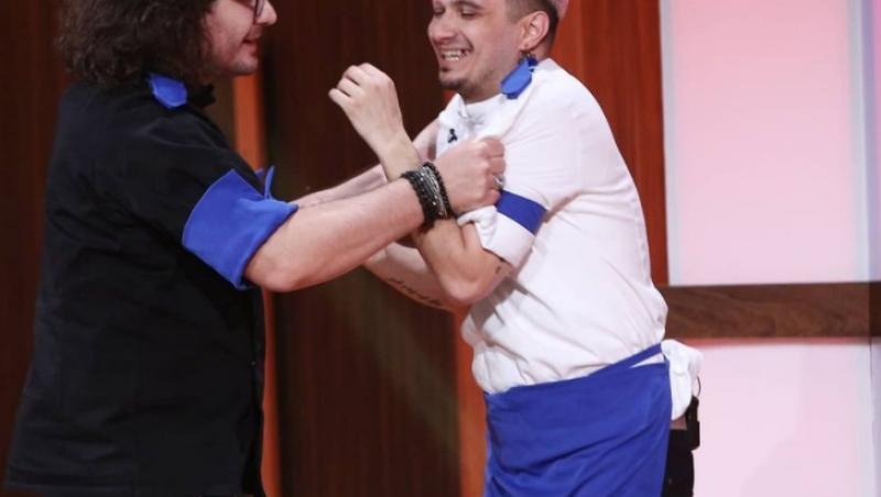Florin Dumitrescu, felicitându-l pe Keed, pentru calificare aîn semifinala Chefi la cuțite 2021