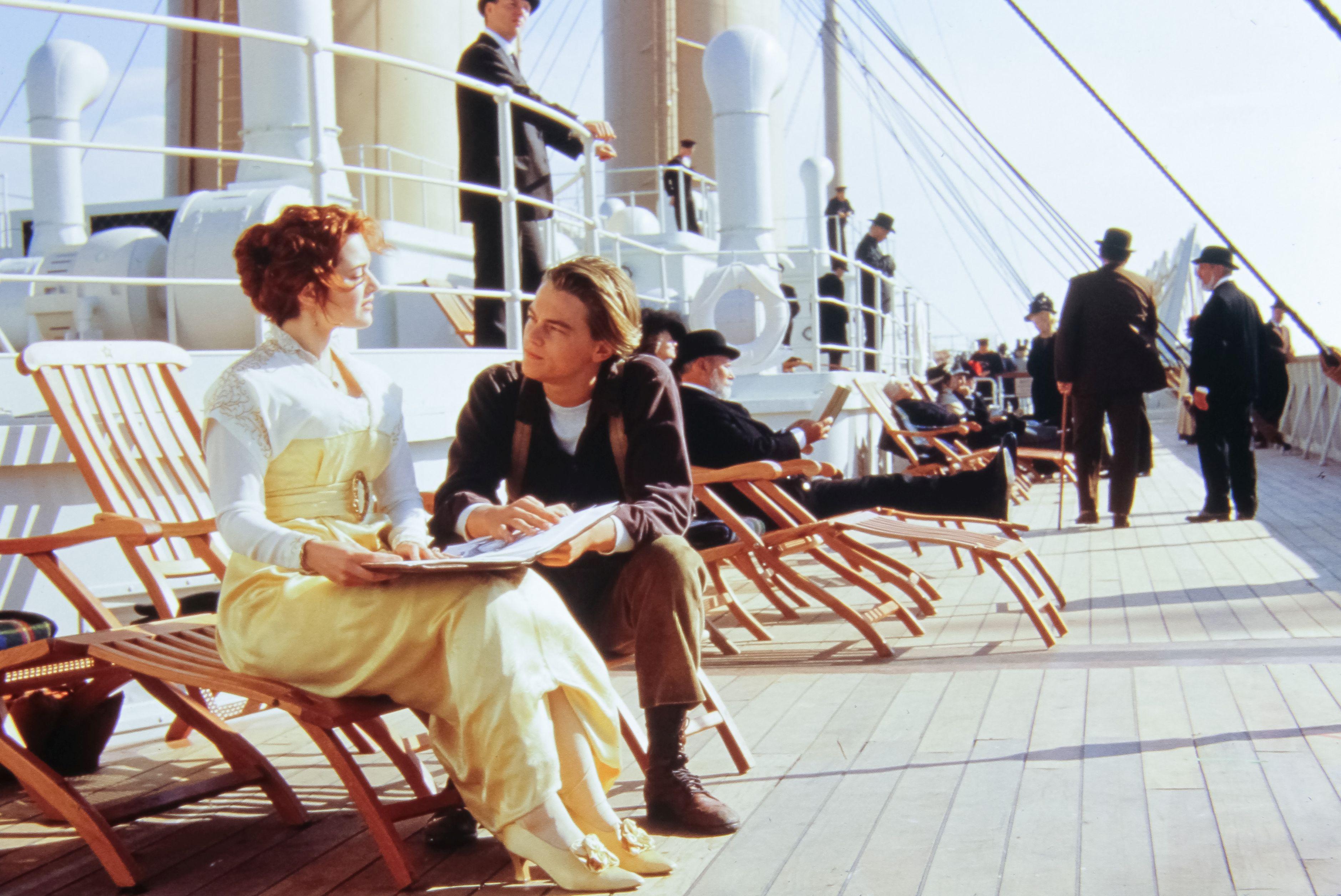 Leonardo DiCaprio și Kate Winslet, în timpul filmărilor pentru Titanic
