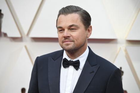 Leonardo DiCaprio nu seamănă deloc cu tatăl lui. Cum arată George la 77 de ani