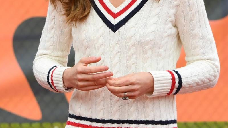 Kate Middleton purtând un alt colier, mai - 2021