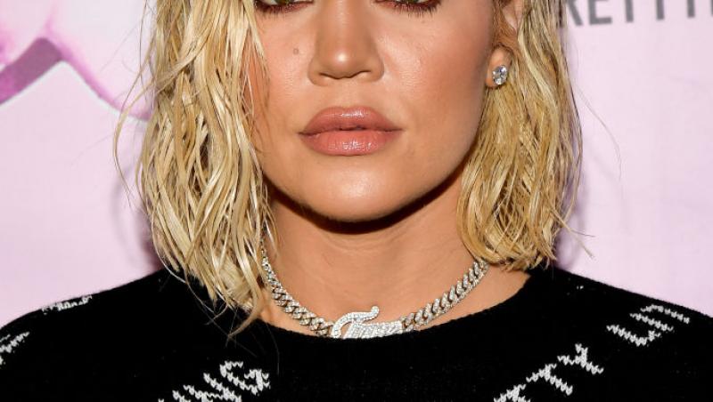 Kloe Kardashian, blondă, cu smokey eyes