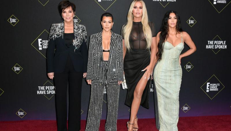 Khloe Kardashian, zi de naștere fastuoasă. Fotografia postată de sora ei, Kim. Cum arătau surorile Kardashian când erau mici