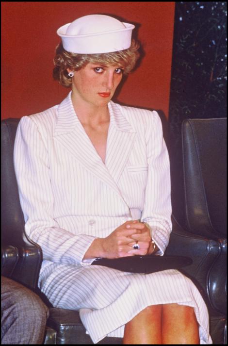 Prințesa Diana ar fi împlinit azi 60 de ani. Colecția nevăzută de fotografii cu Prințesa Inimilor| GALERIE FOTO