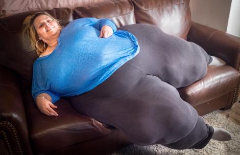 Bobbi-Jo Westley vrea să aibă cele mai mari șolduri din lume. Ce grosime are corpul ei