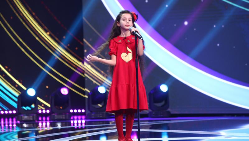 Natalia Bolchiș, cântă perfect la 7 ani