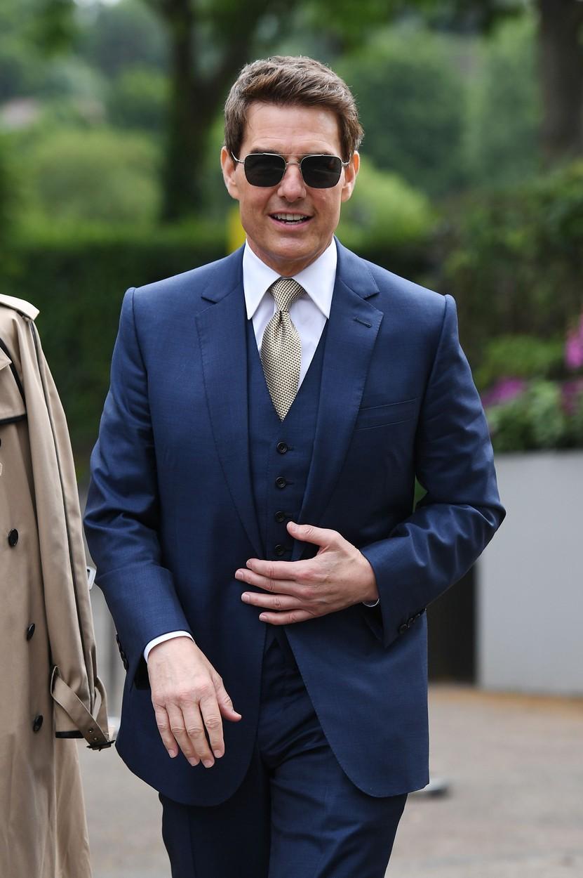 tom cruise imbracat elegant la finala feminia de la wimbledon 2021