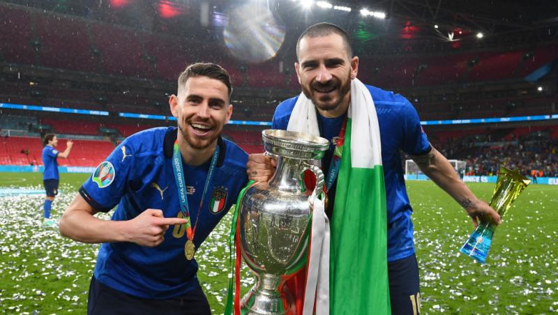 Fotbaliștii italieni cu premiul Euro 2020