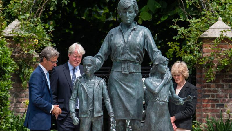 Prințesa Diana ar fi împlinit 60 de ani pe 1 iulie, ir în această zi a avut loc o ceremonie de dezvelire a statuii sale