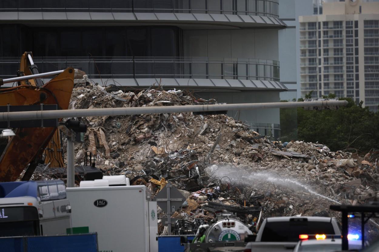 Resturi din clădirea prăbușită în Florida, iulie 2021