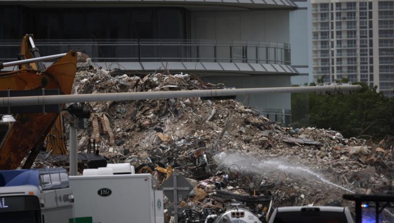 Resturi din clădirea prăbușită în Florida, iulie 2021
