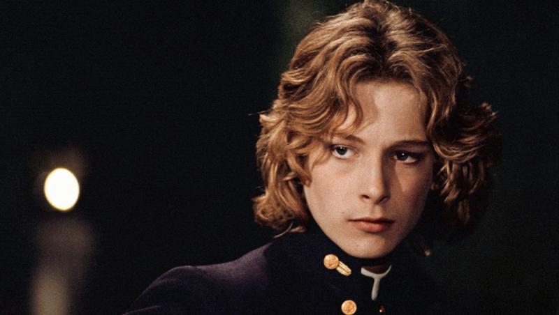 Björn Andrése, care la vârsta de 15 ani a fost numit “cel mai frumos băiat din lume”, s-a confruntat cu multe dependențe și a dus o viața grea.