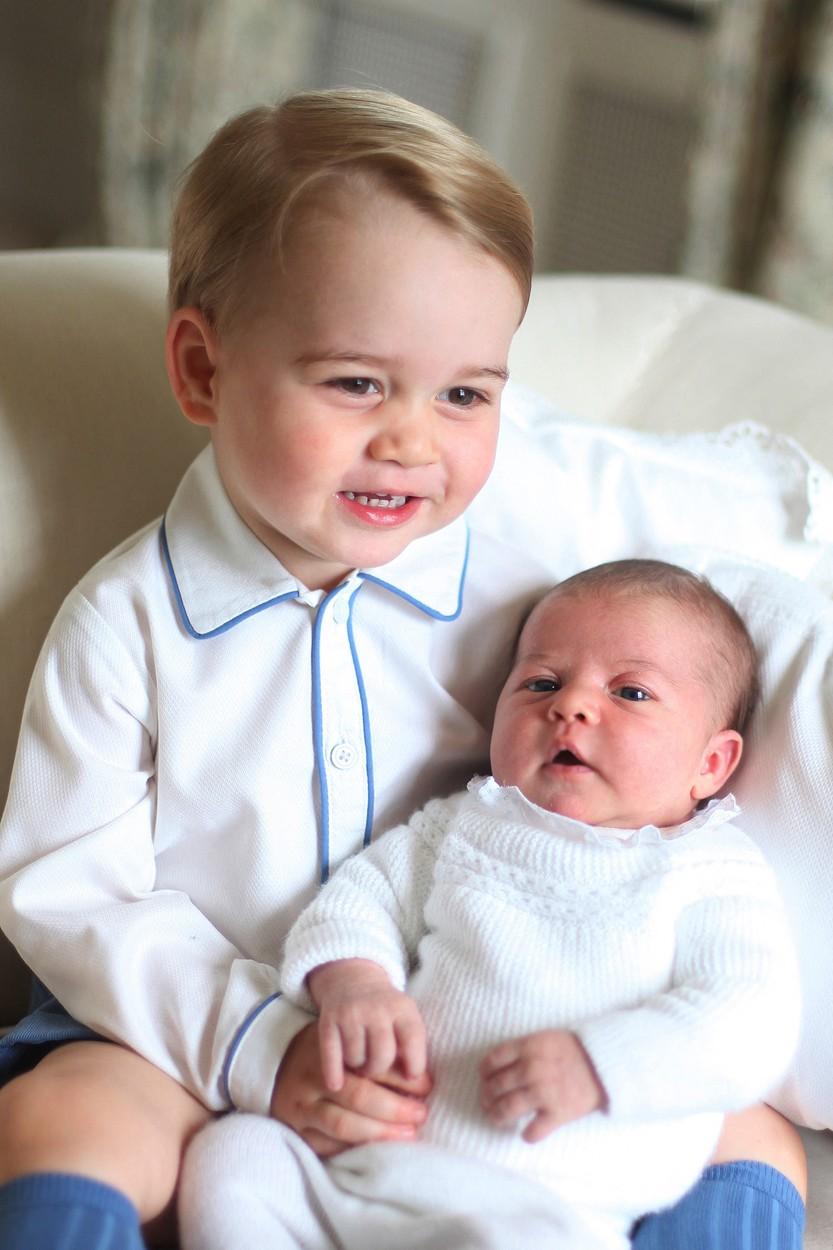 printul george si printesa charlotte cand era ea bebe