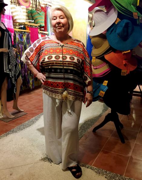 O femeie de 75 de ani s-a apucat de fitness și face senzație pe Instagram! Cum arată acum Joan MacDonald