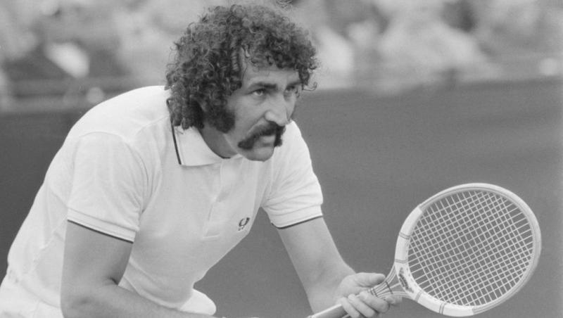 Ion Țiriac, în tinerețe, jucând tenis