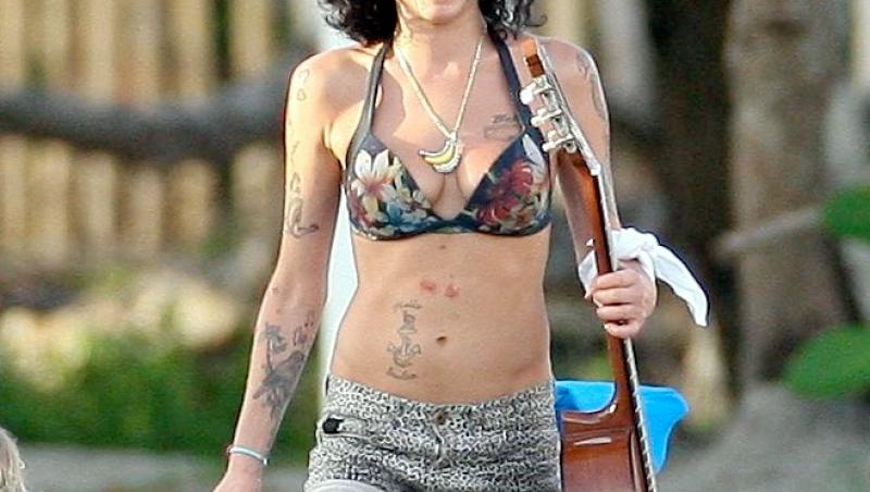 Amy Winehouse se numără printre cele mai cunoscute cântărețe, având o voce specială, contralto, dar și pentru felul în care a combinat mai multe stiluri de muzică de-a lungul carierei sale.