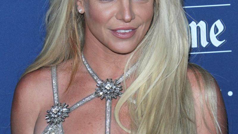 Britney Spears a renunțat de tot la inhibiții și s-a lăsat fotografiată topless. Care a fost reacția fanilor