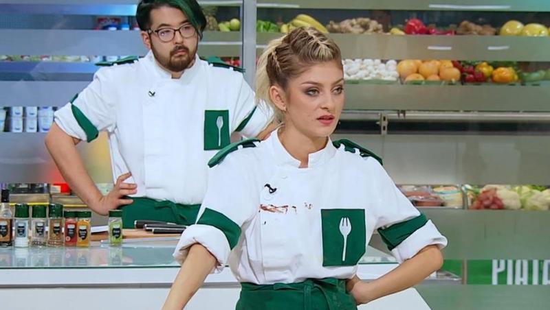 Elena Matei, fosta concurentă de la Chefi la Cuțite, ipostază tandră alături de iubit. Cum s-a filmat în compania partenerului