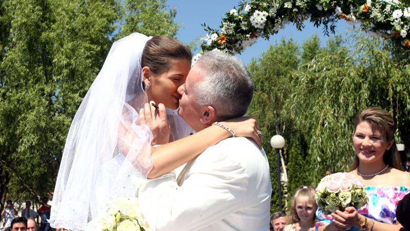 Monica Gabor și Irinel Columbeanu, sărut pasional la nuntă