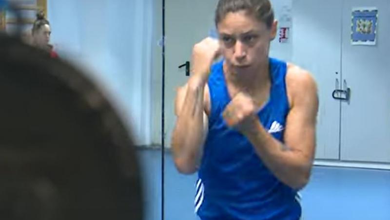 Maria Claudia Nechita, jucătoarea de box se află foarte aproape de o medalie la Jocurile Olimpice 2020 care ar aduce multă mândrie în lumea boxului din România.