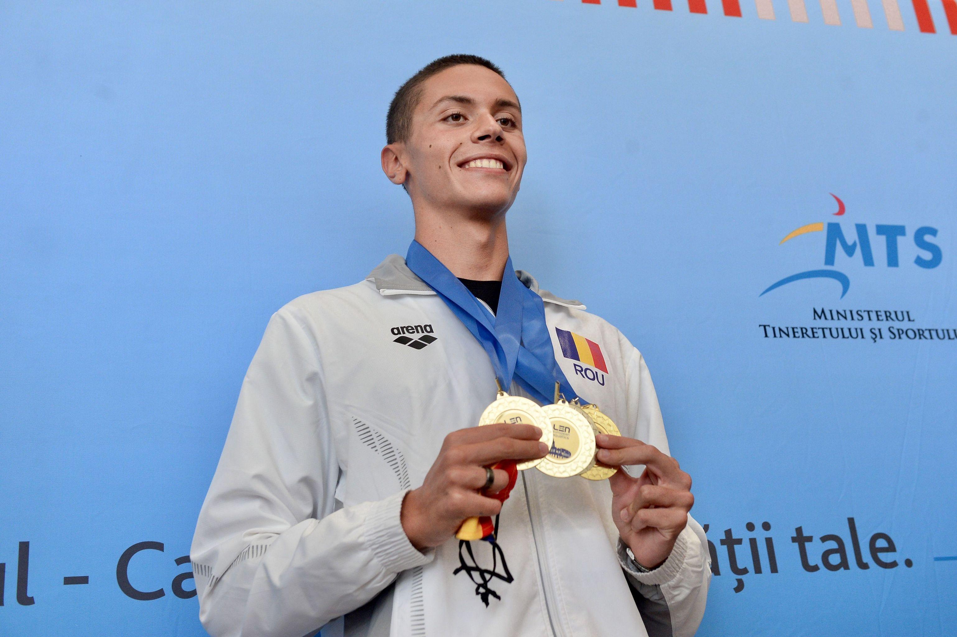 David Popovici cu trei medalii la gât