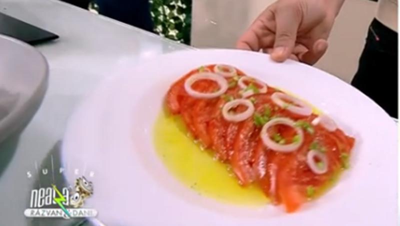 Salata de roșii desăvârșește gustul preparatelor turcești