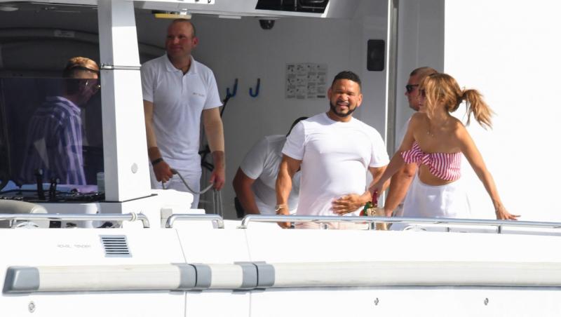 De ziua ei, J. Lo și Ben Affleck, "oficiali, și pe Instagram"