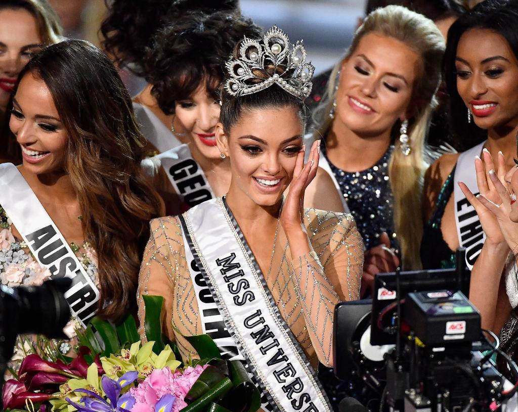 Demi-Leigh Nel-Peters a fost încoronată Miss Univers în 2017