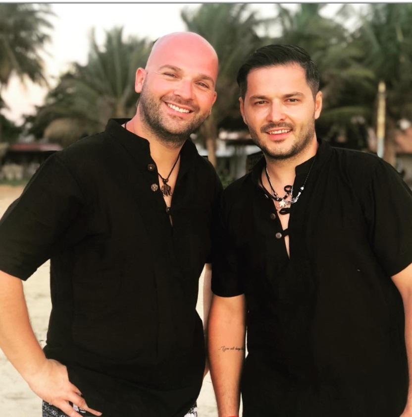 Liviu Vârciu și Andrei Ștefănescu, îmbrăcați în negru, la Asia Express